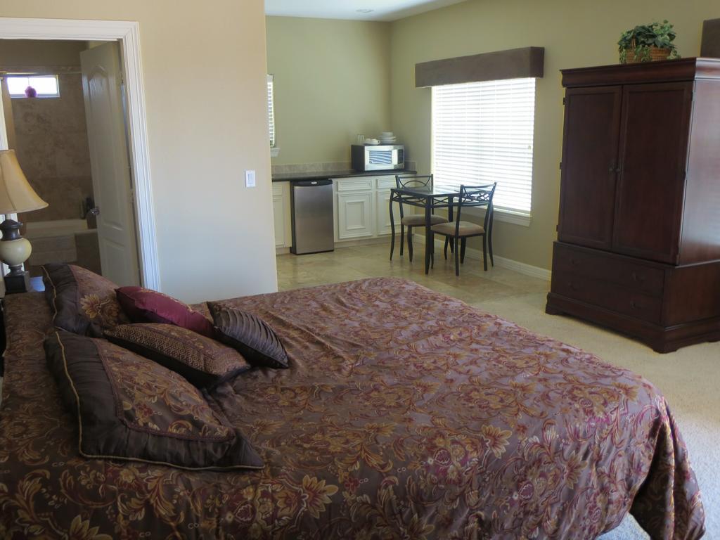 Sunset Harbor Resort Willis Habitación foto